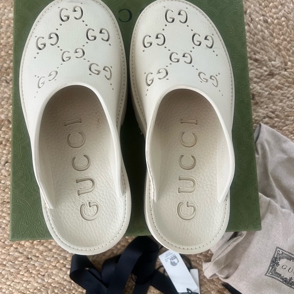 Authentic Cream Clogs - Picture 5 of 7